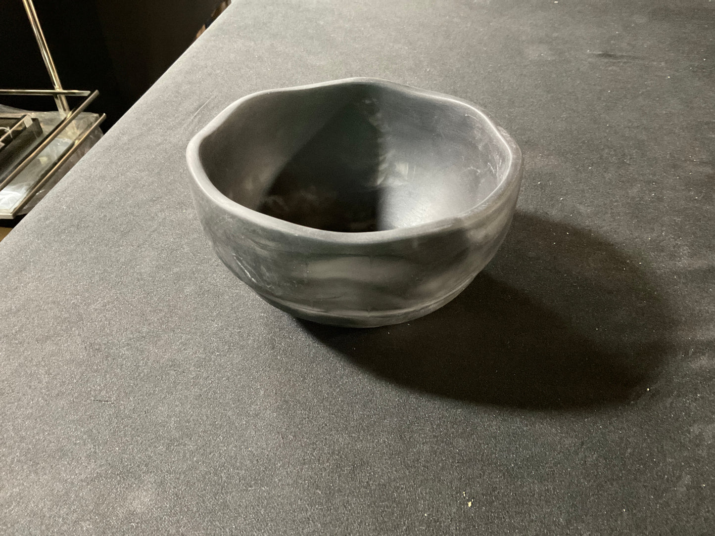 SMALL ROUND BOWL BLACK