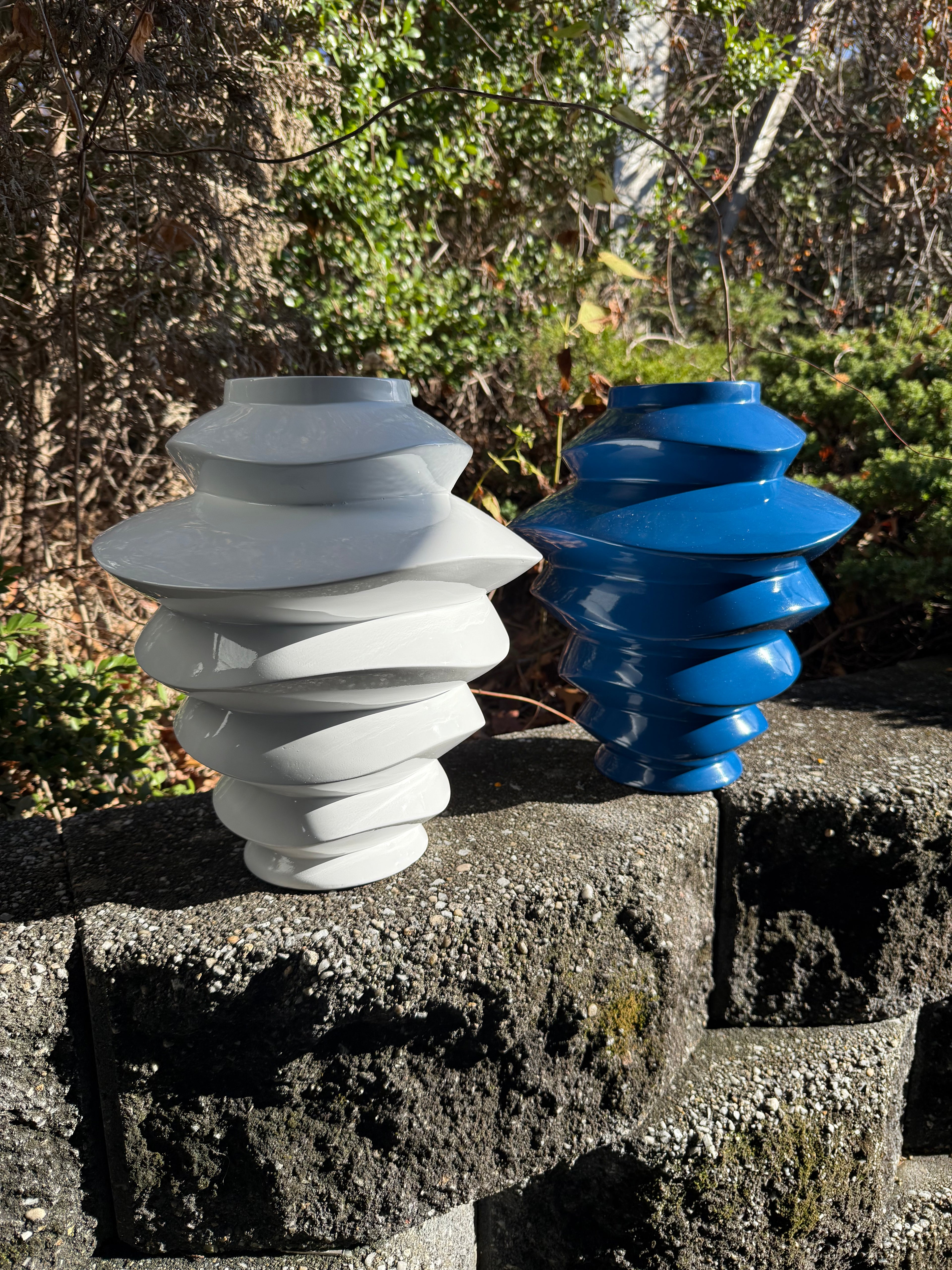 New wave vase white