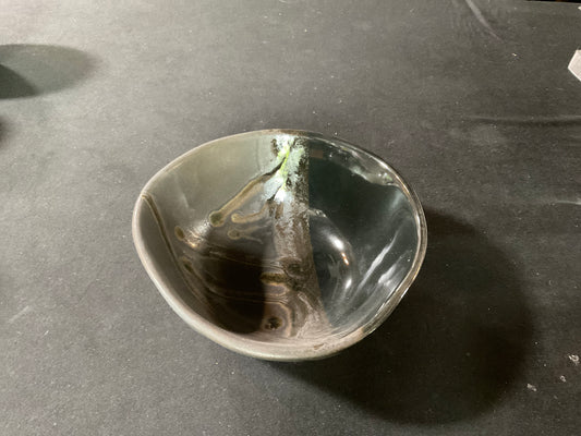 7” Round Bowl-Black on Charcoal