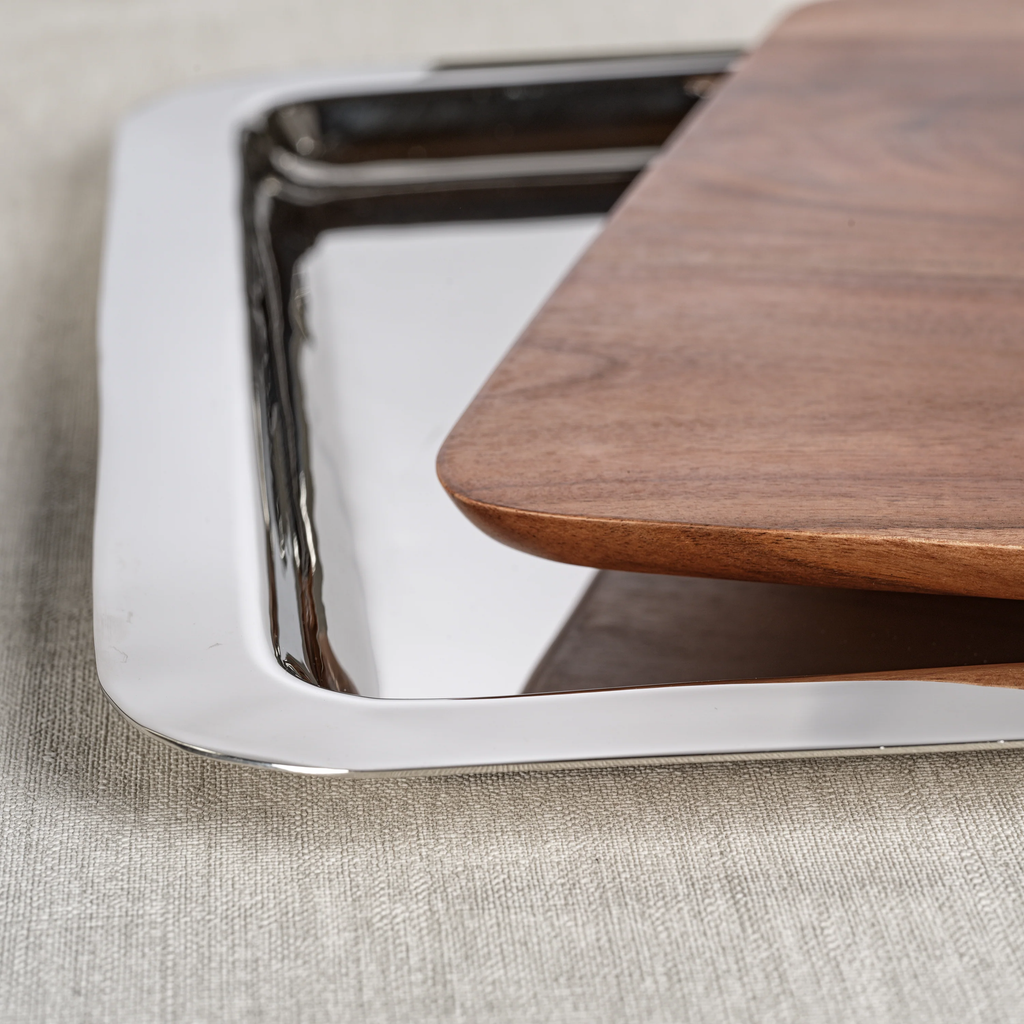 Brasserie alloy and acacia wood