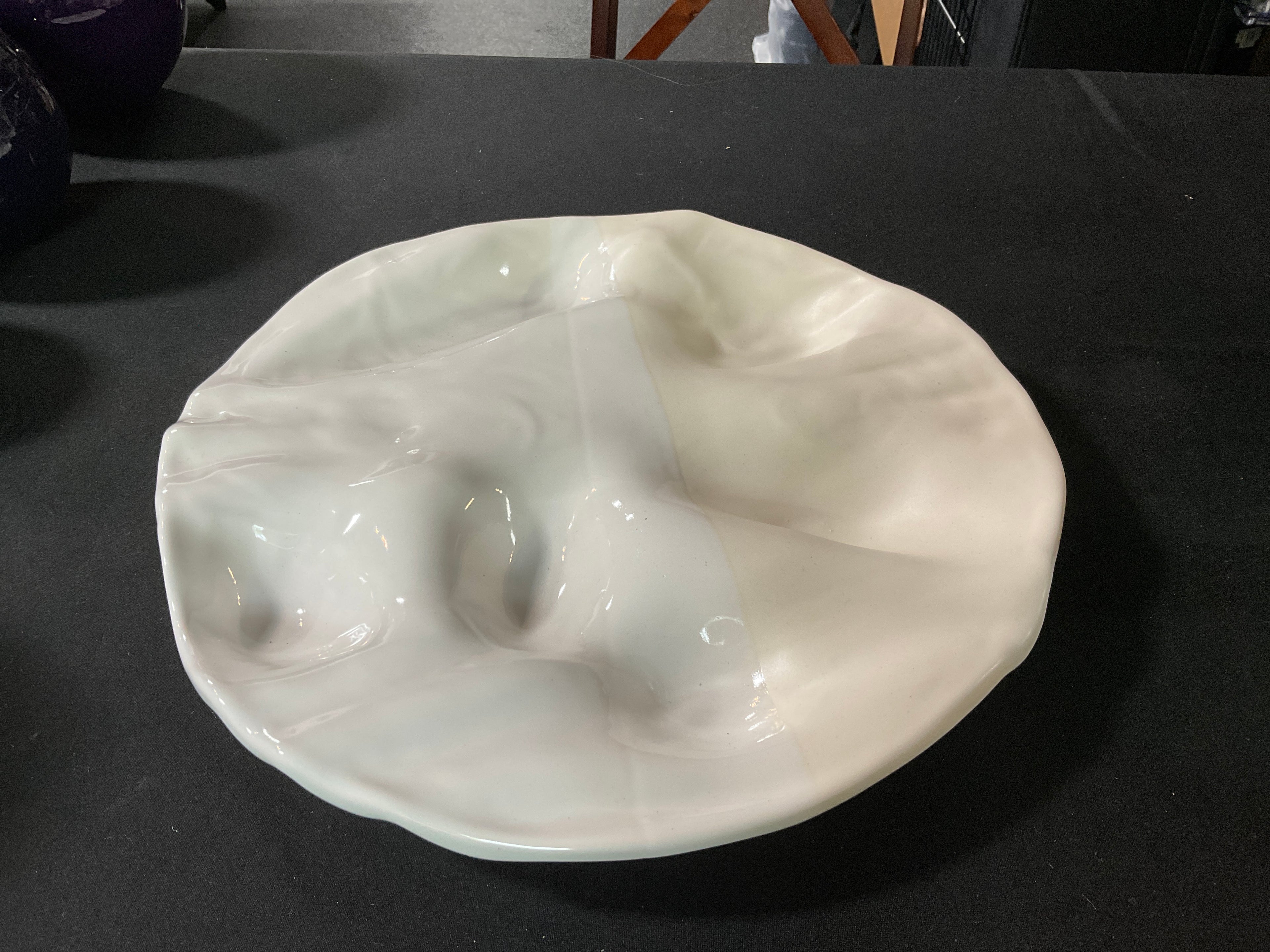 Round Ripple Platter-White and Matte White