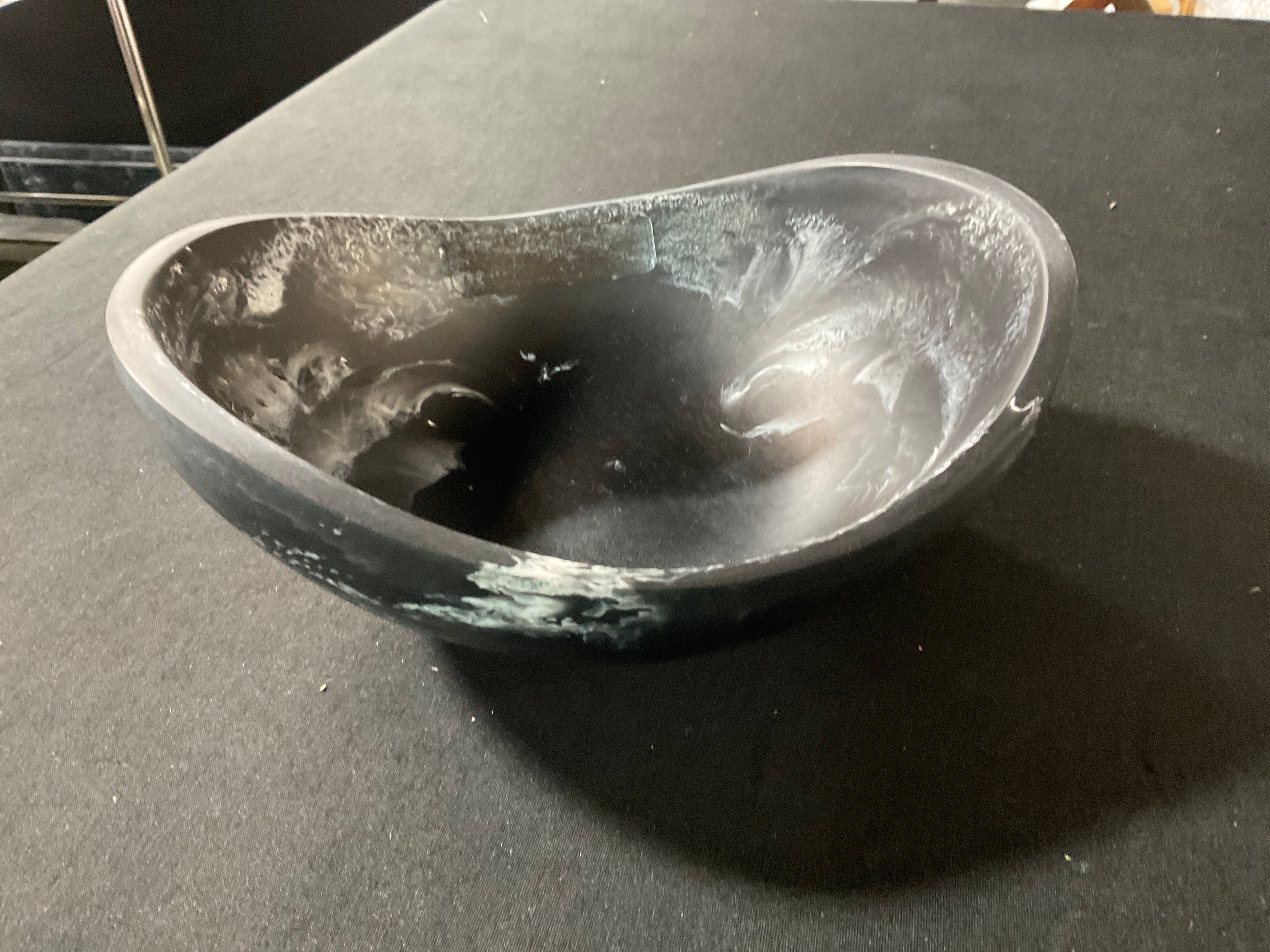 8" ALMOND BOWL BLACK MARBLE