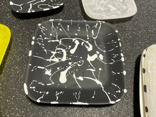 SQUARE TRAY LARGE BLK SWIRL