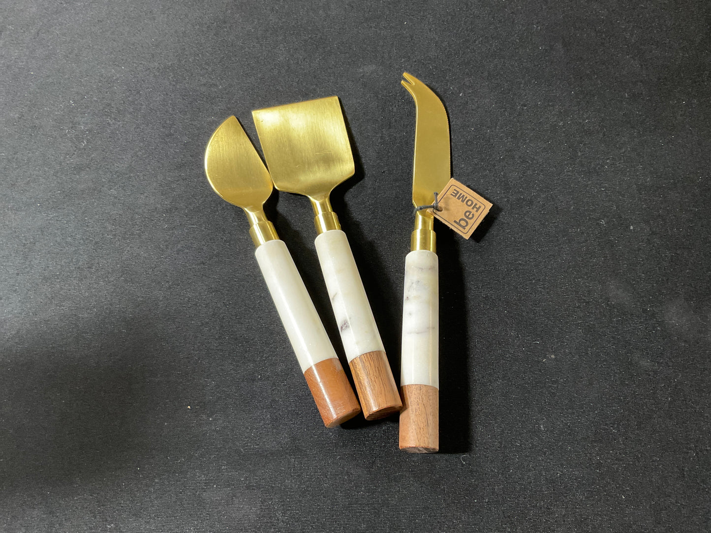 White Marble and Gold Cheese Set