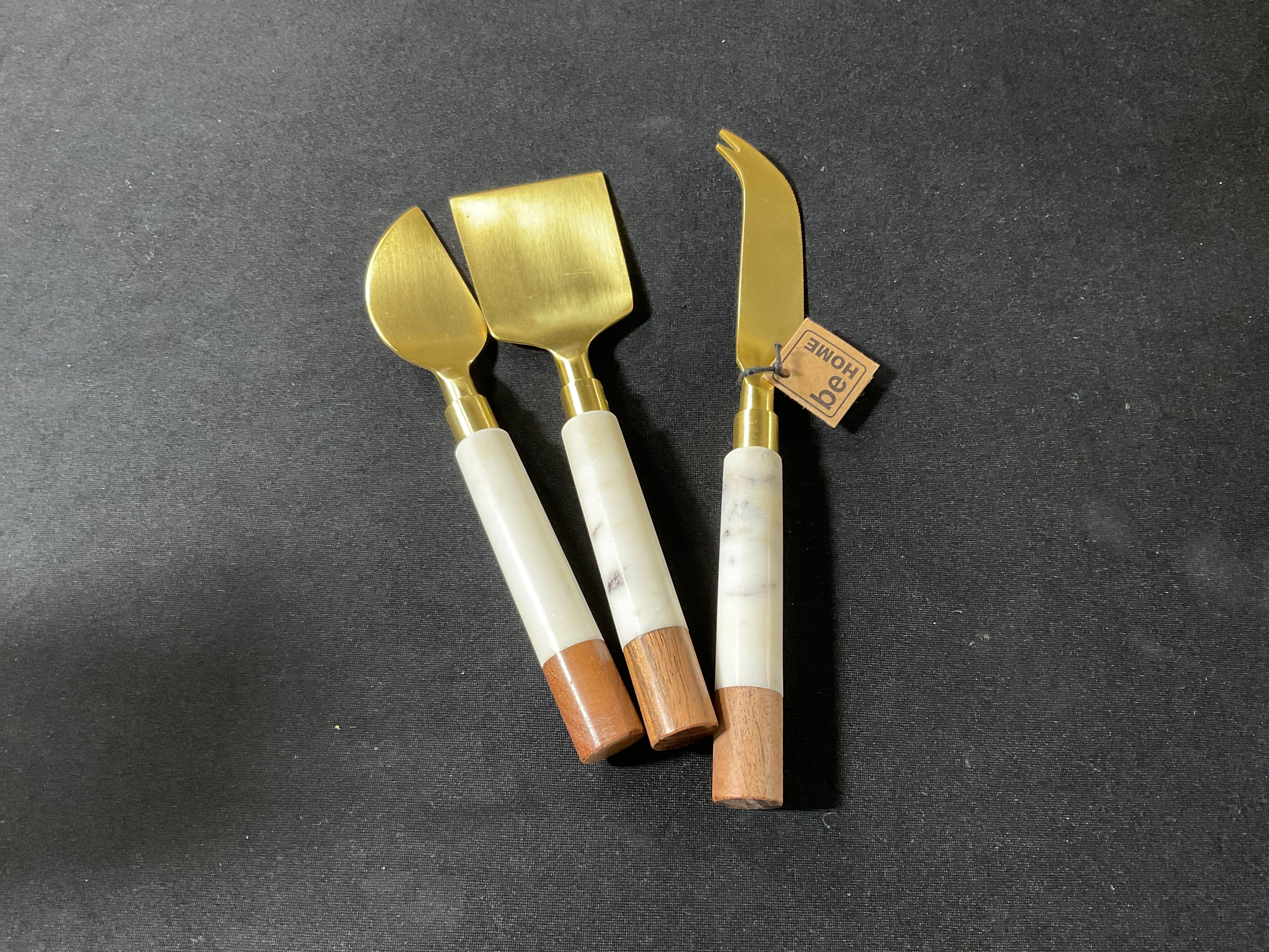 White Marble and Gold Cheese Set