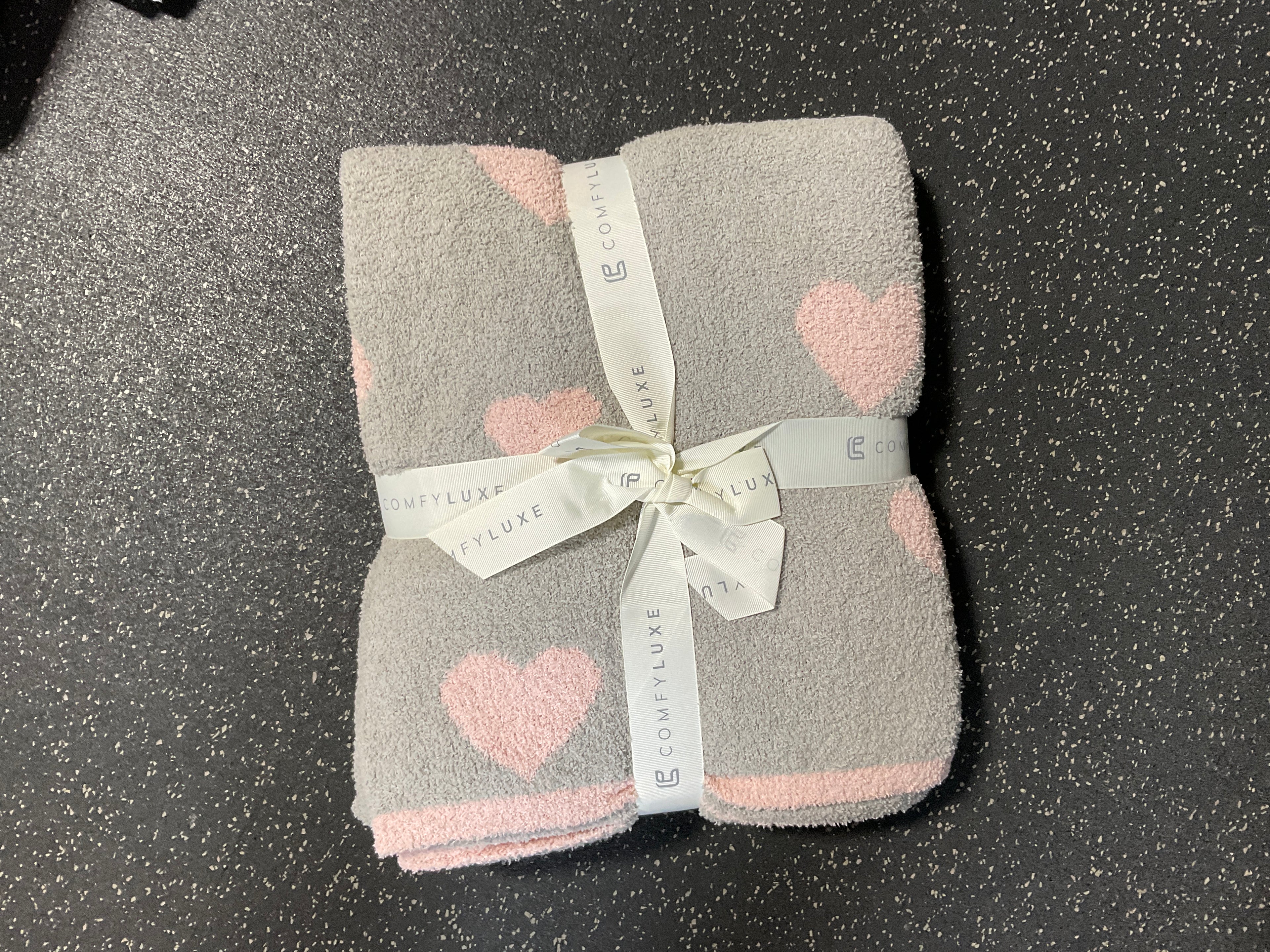 Heart Luxury Soft Throw Gray