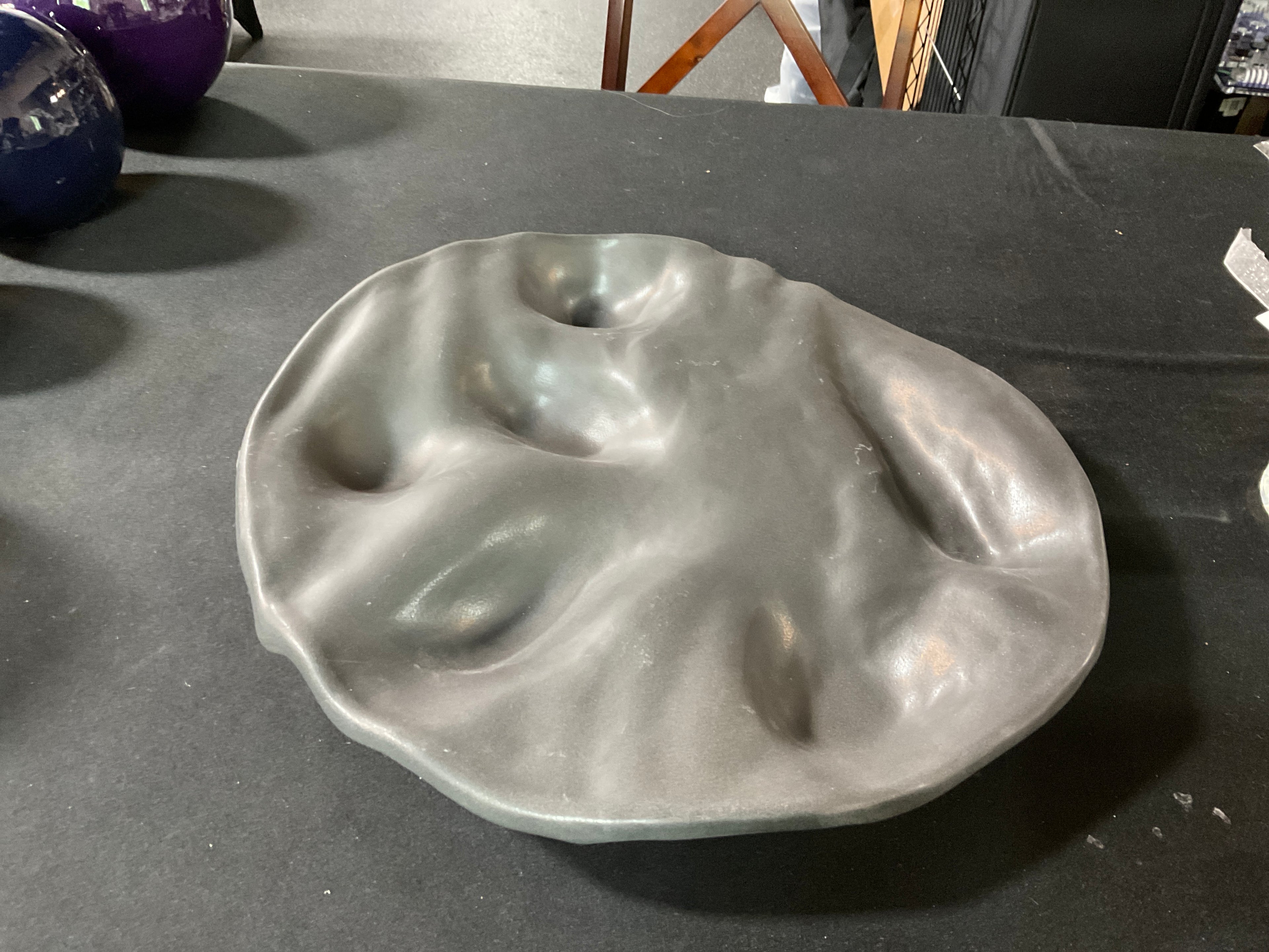 Round Ripple Platter-Charcoal