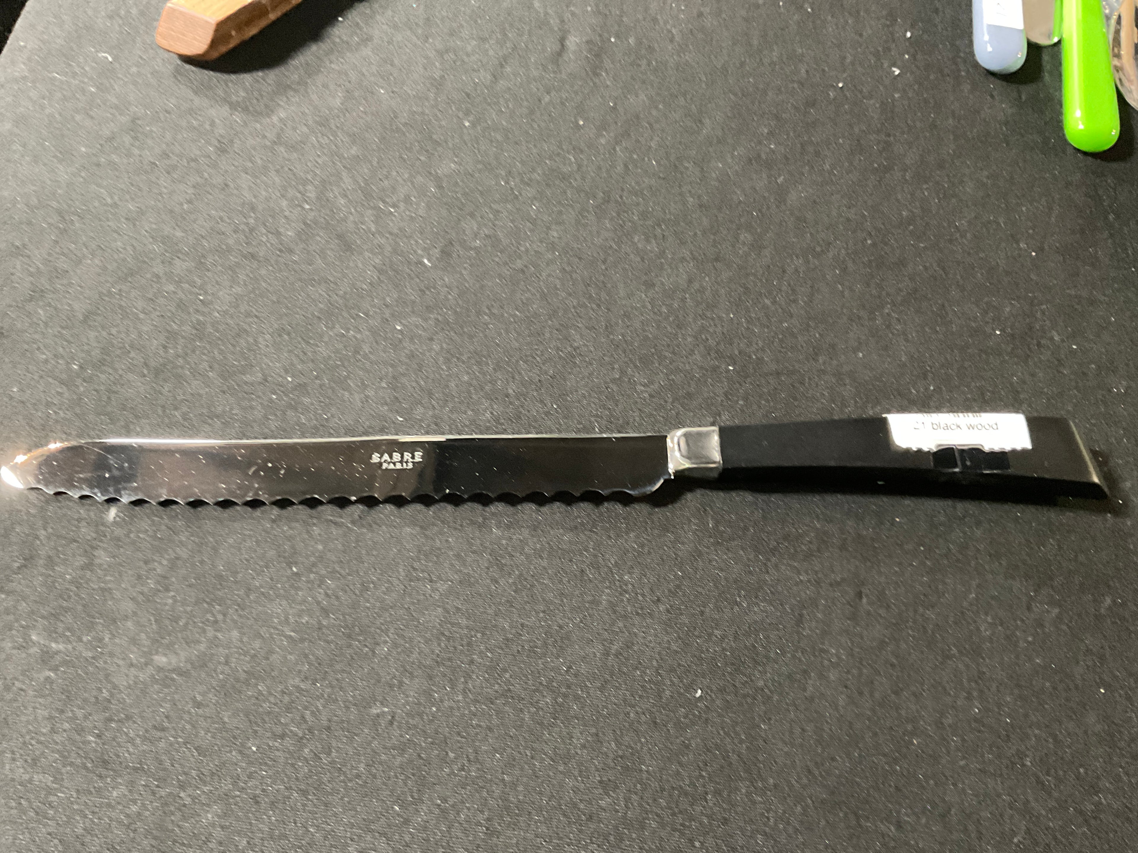 Bread knife black