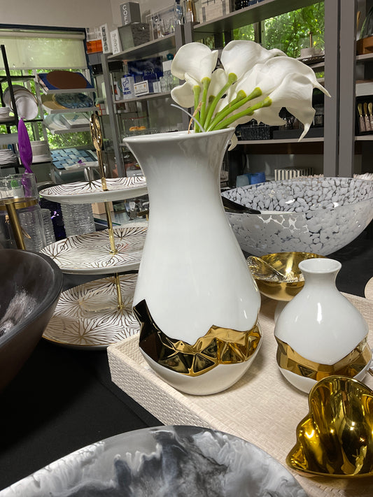 White with Gold Oro Vase
