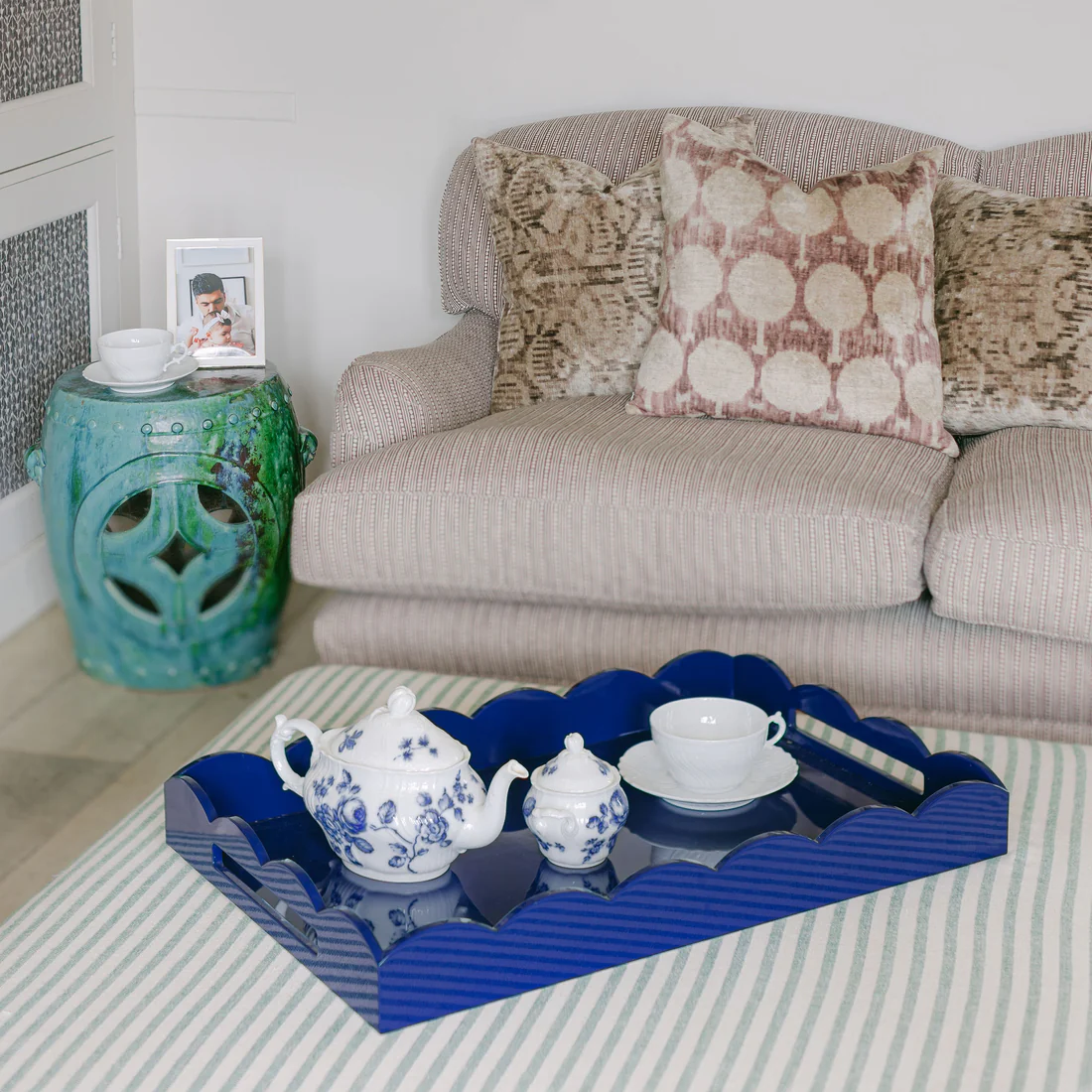 26X17 XL Navy Lacquer Scalloped Tray