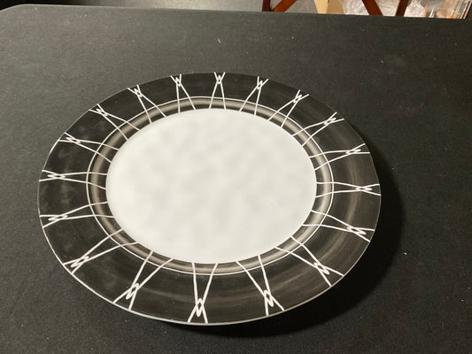 Black/White Melamine Dinner Plate