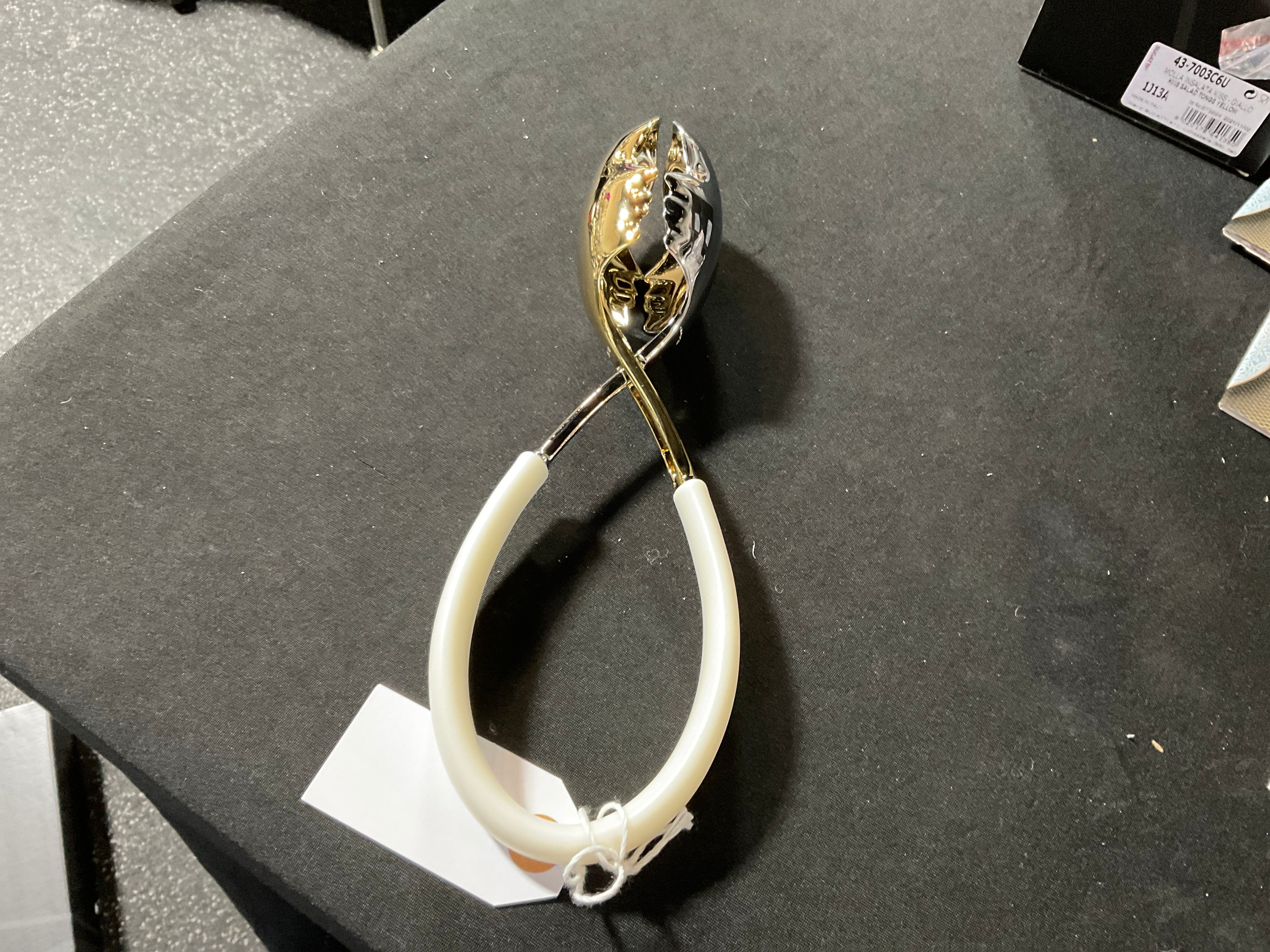 Kiss Salad Tongs-Gold/Silver White Handle