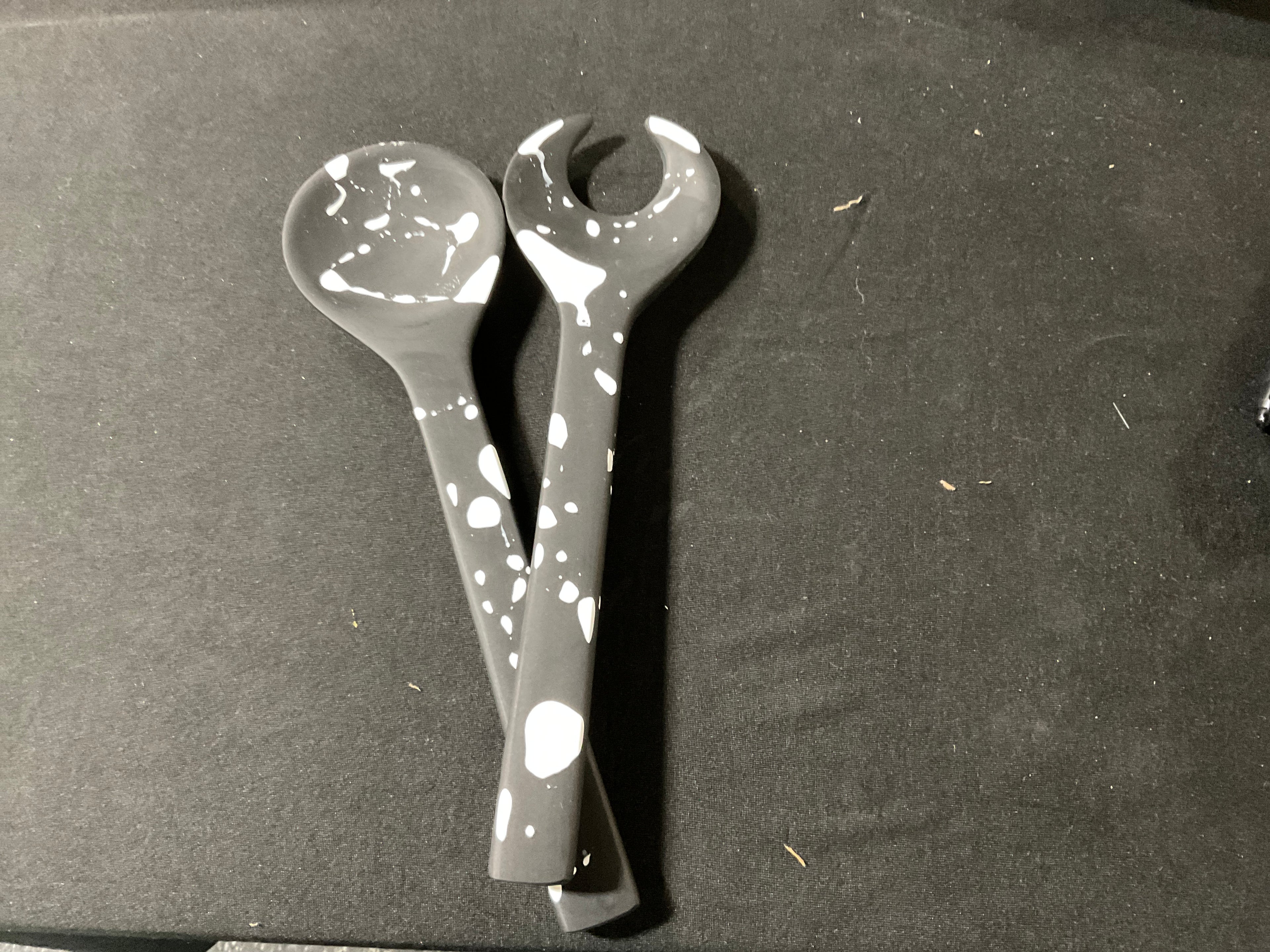 Classical Servers Black/ White Splat