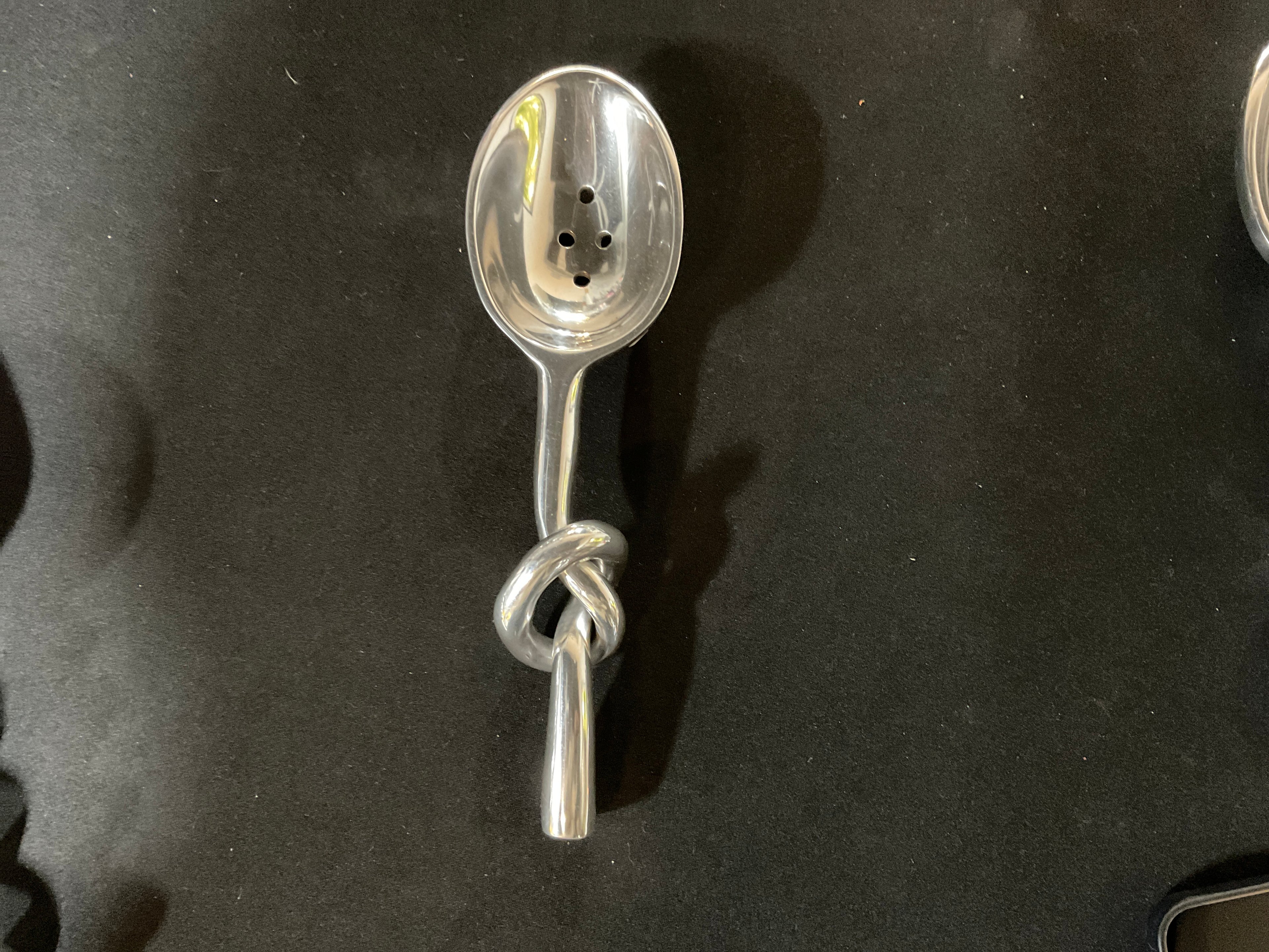 Knotty Ice Scooper