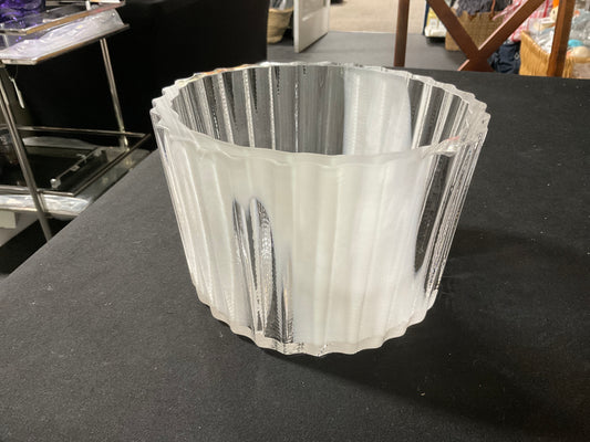 Threaded Vessel Low Pastel White