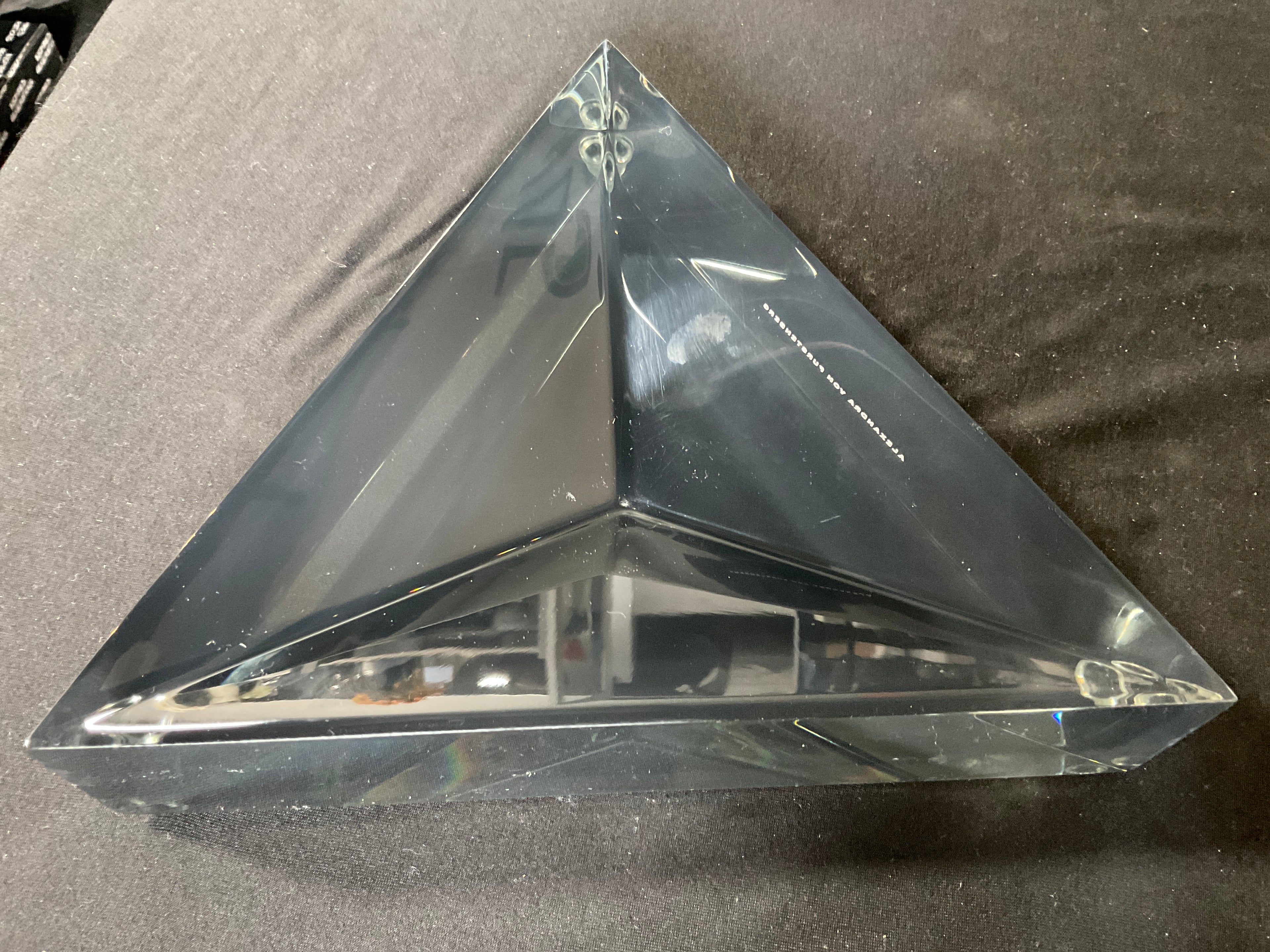 Voltage Large Triangle Dish Black 9.5