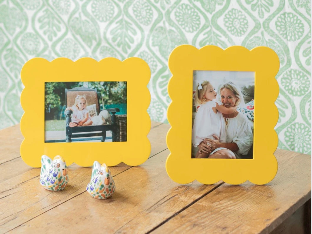 5X7 Yellow Lacquer Scalloped Frame