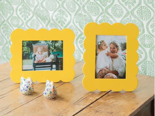 5X7 Yellow Lacquer Scalloped Frame