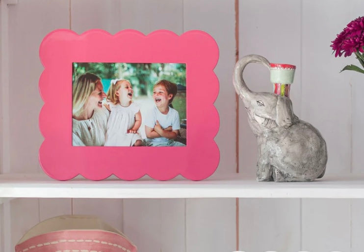 5X7 Pink Lacquer Scalloped Frame