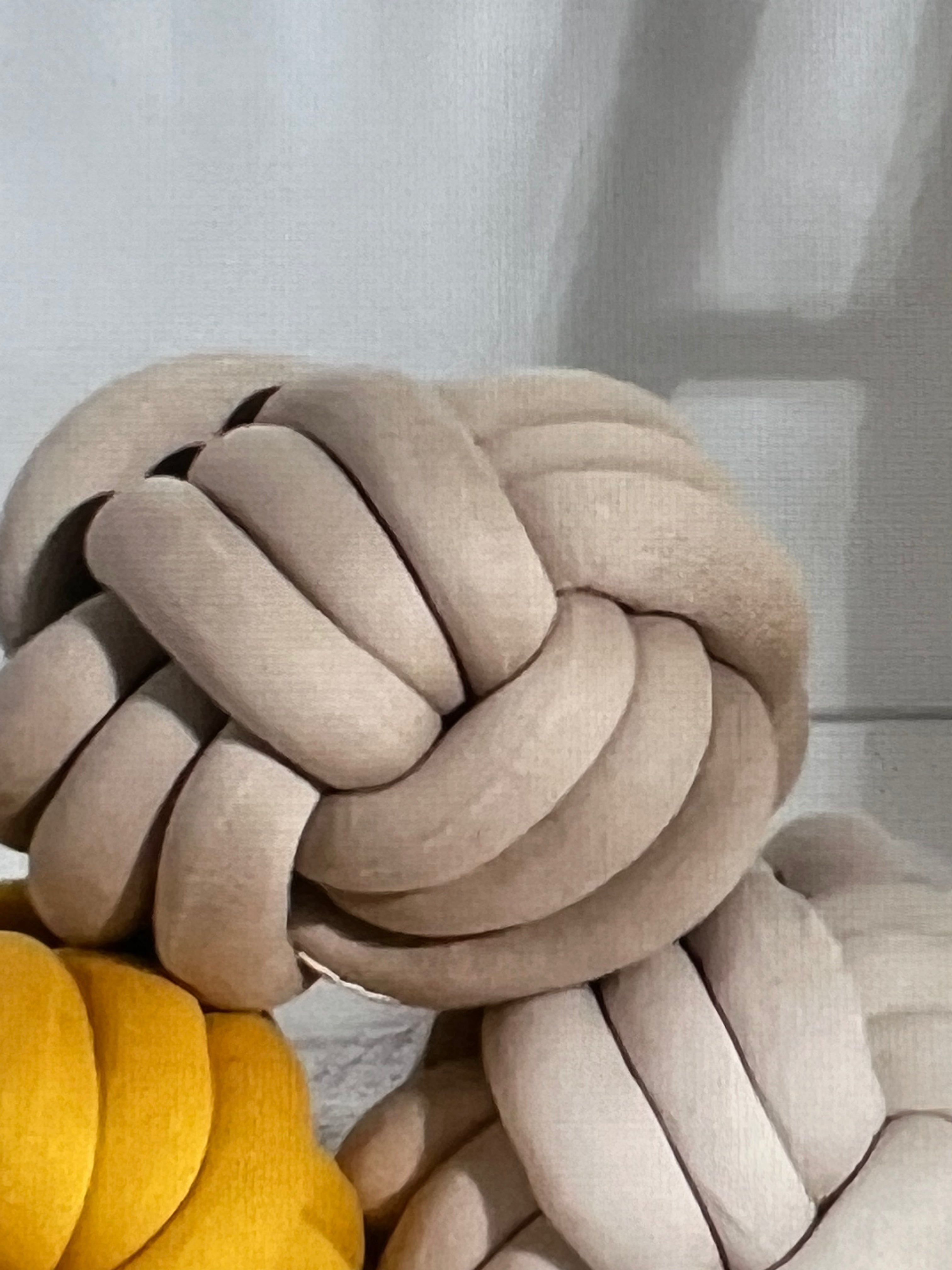 KNOT DARK GREY